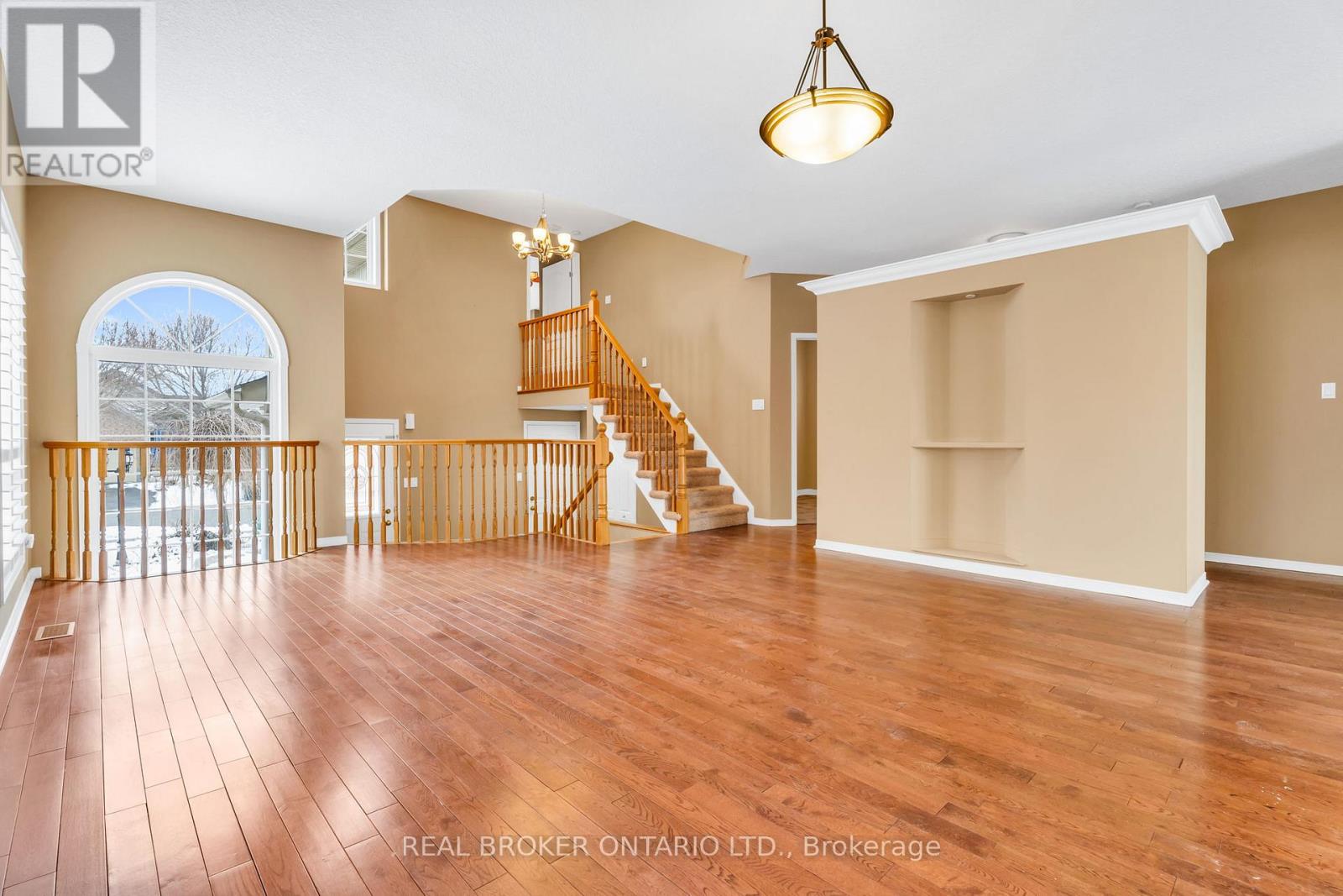 18 Appleton Drive, Orangeville, Ontario  L9W 5C3 - Photo 10 - W12275517