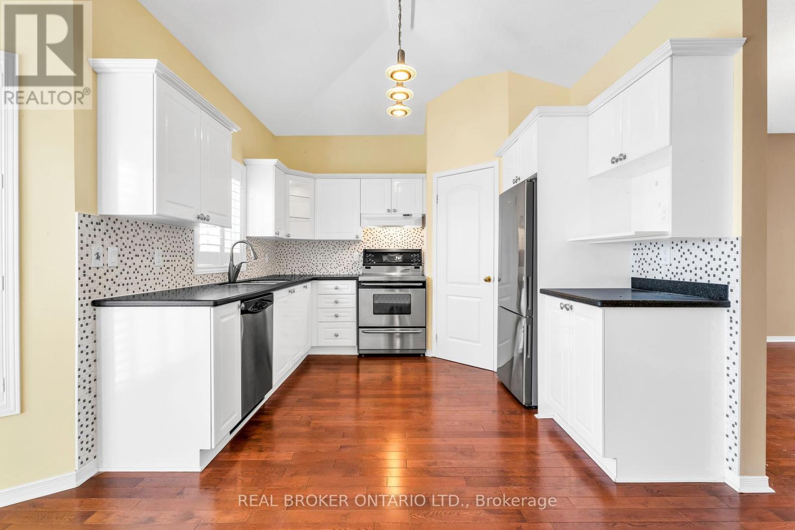 18 Appleton Drive, Orangeville, Ontario  L9W 5C3 - Photo 14 - W12275517