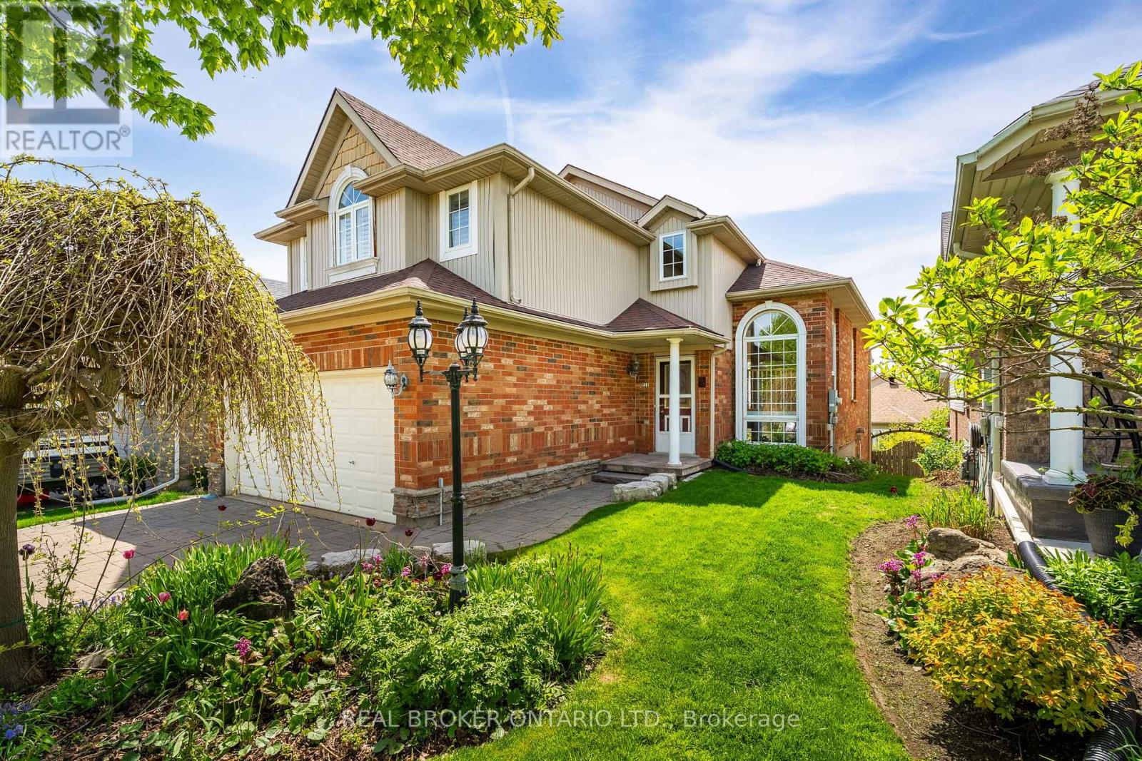Property at 18 APPLETON DRIVE image 3