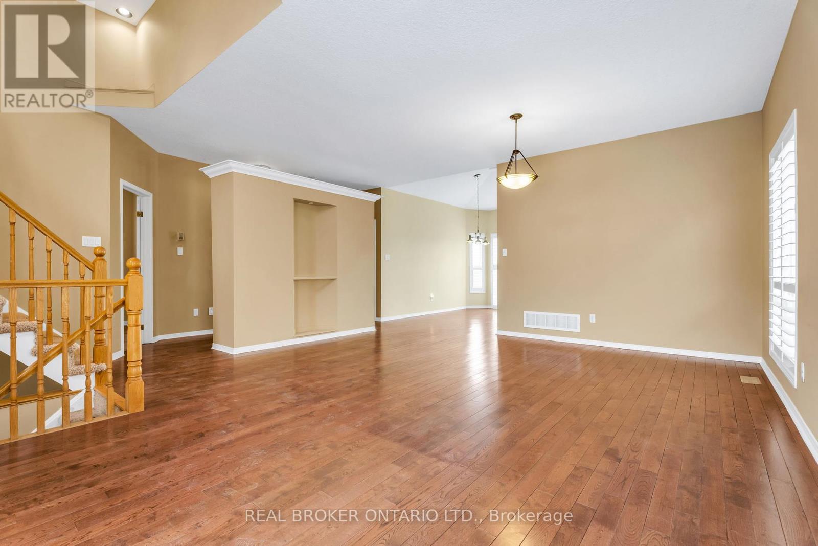 18 Appleton Drive, Orangeville, Ontario  L9W 5C3 - Photo 8 - W12275517