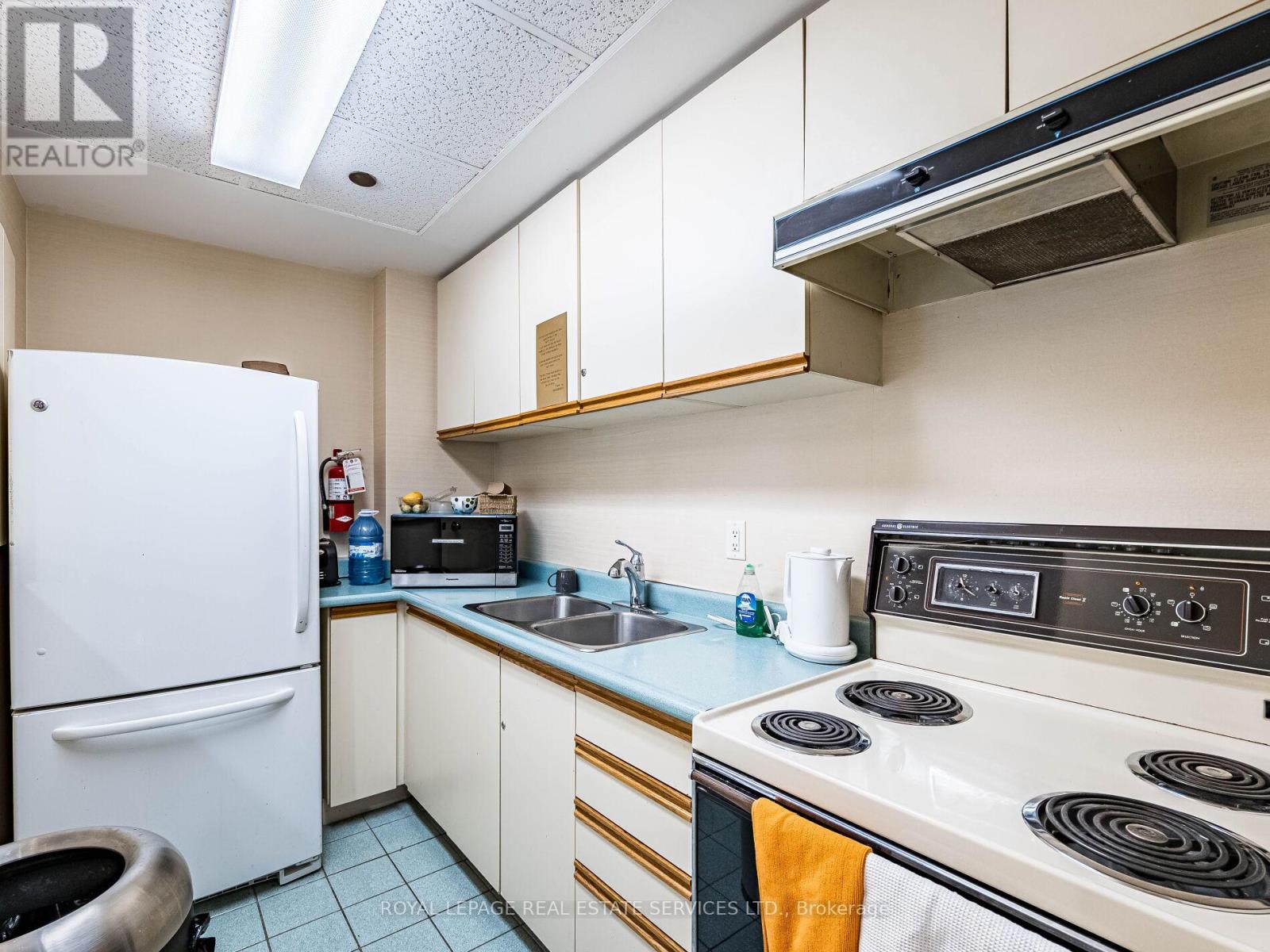 202 - 310 Mill Street S, Brampton (Brampton South), Ontario  L6Y 3B1 - Photo 31 - W12275570
