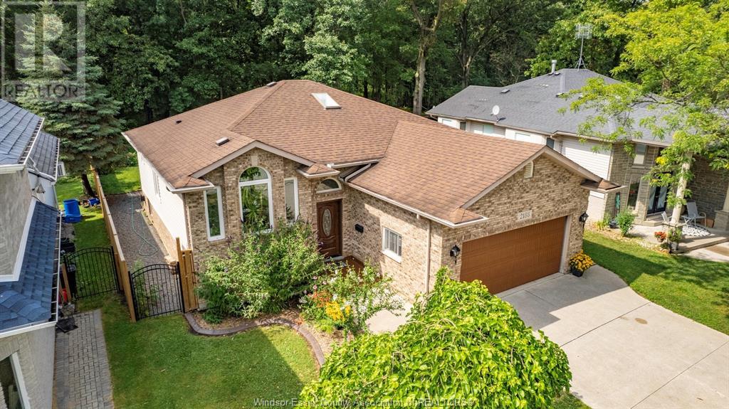 MLS# 25017517: 2188 AMY LYNN PARK, Windsor, Canada