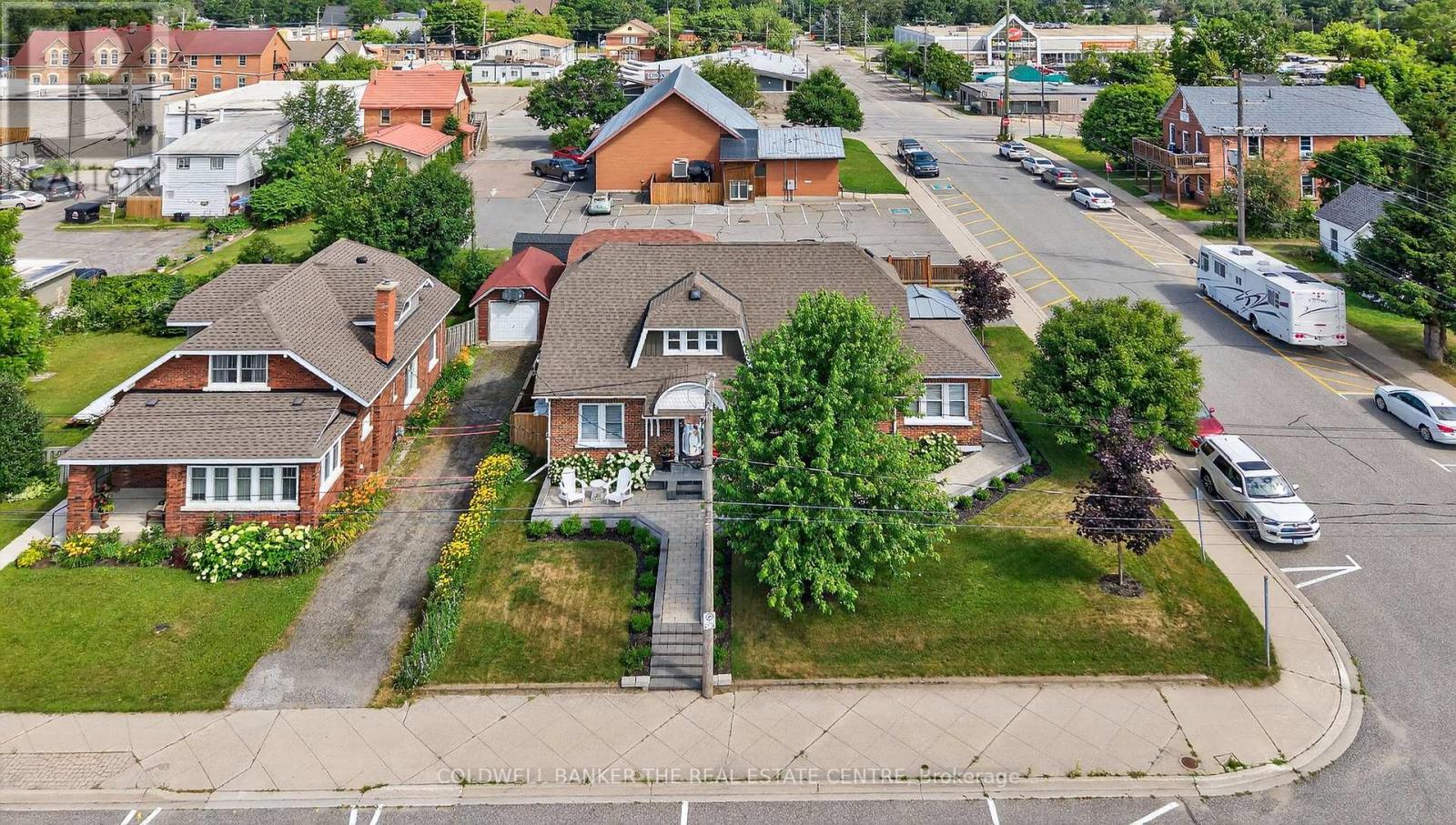 Property at 190 ROYAL STREET image 3
