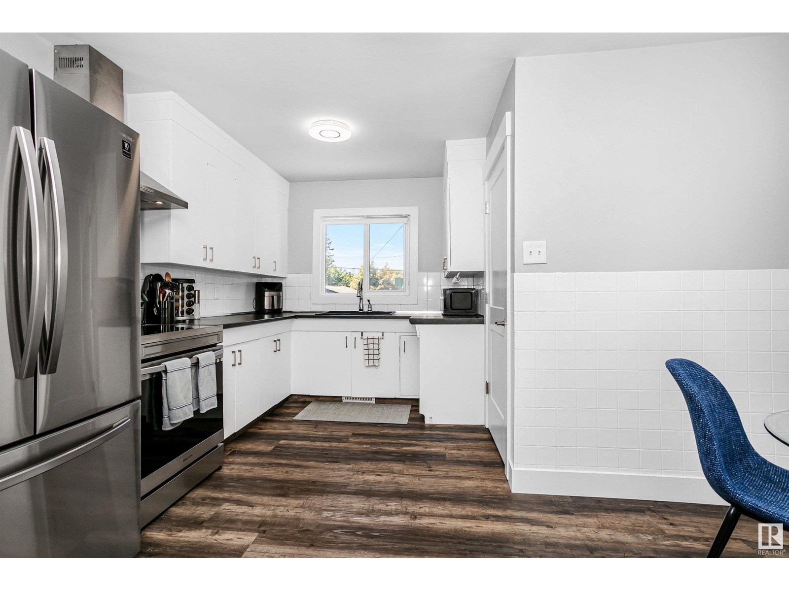 Property at 9146 152 ST NW image 1