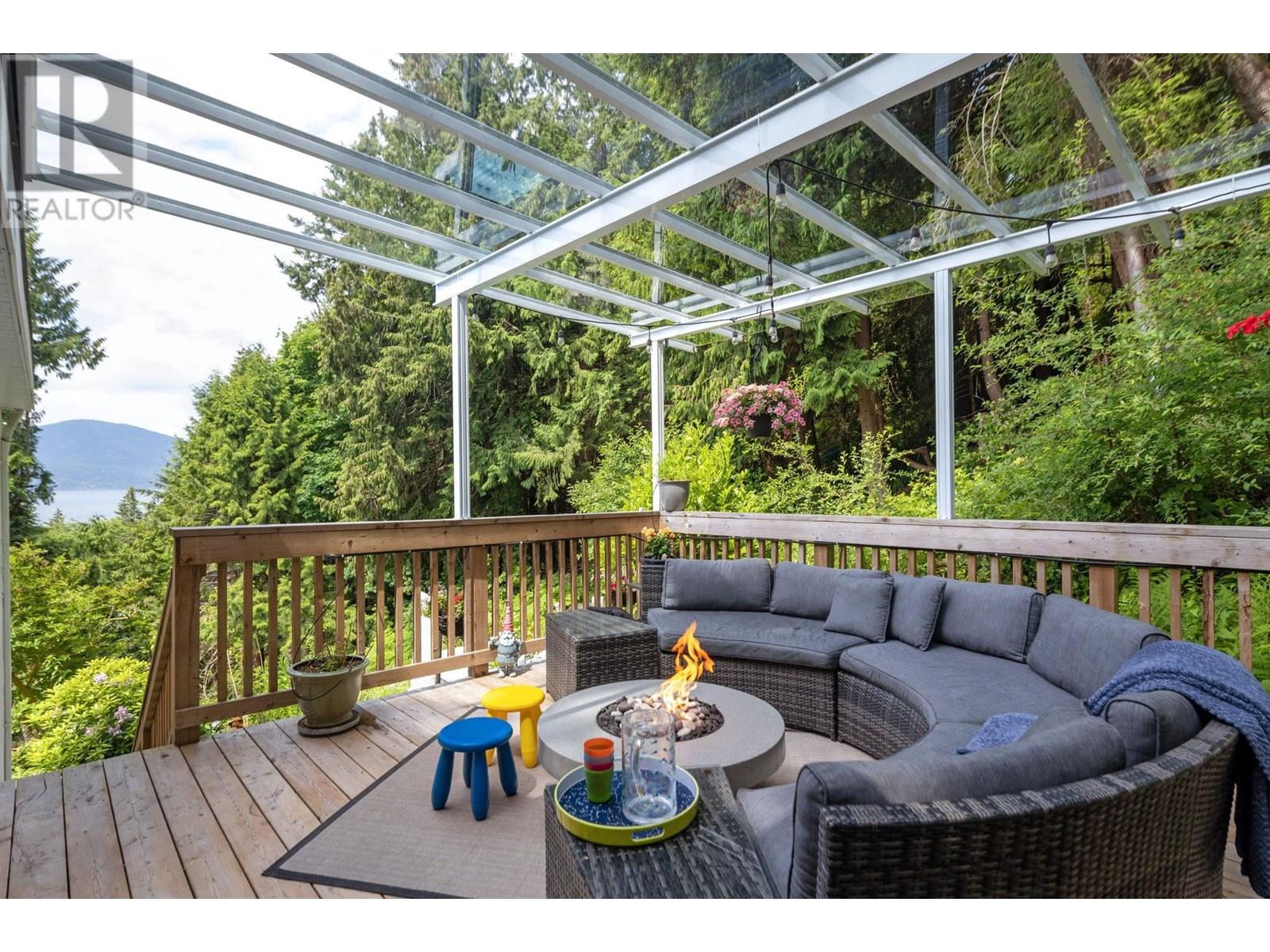 195 ISLEVIEW PLACE, lions bay, British Columbia V0N2E0