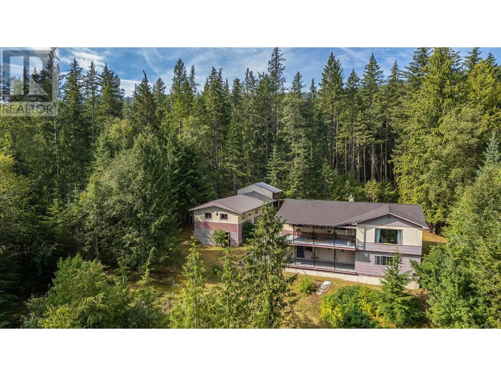 15730 Peters Road, Crawford Bay, British Columbia  V0B 1E0 - Photo 5 - 10349749