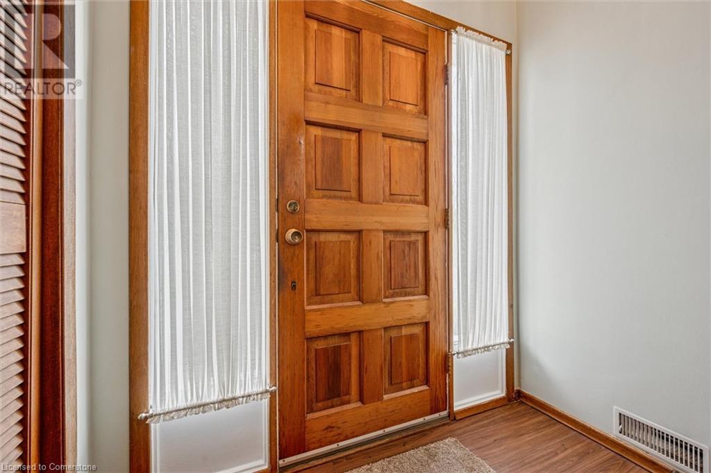 Property at 553 GLENDENE Crescent image 5