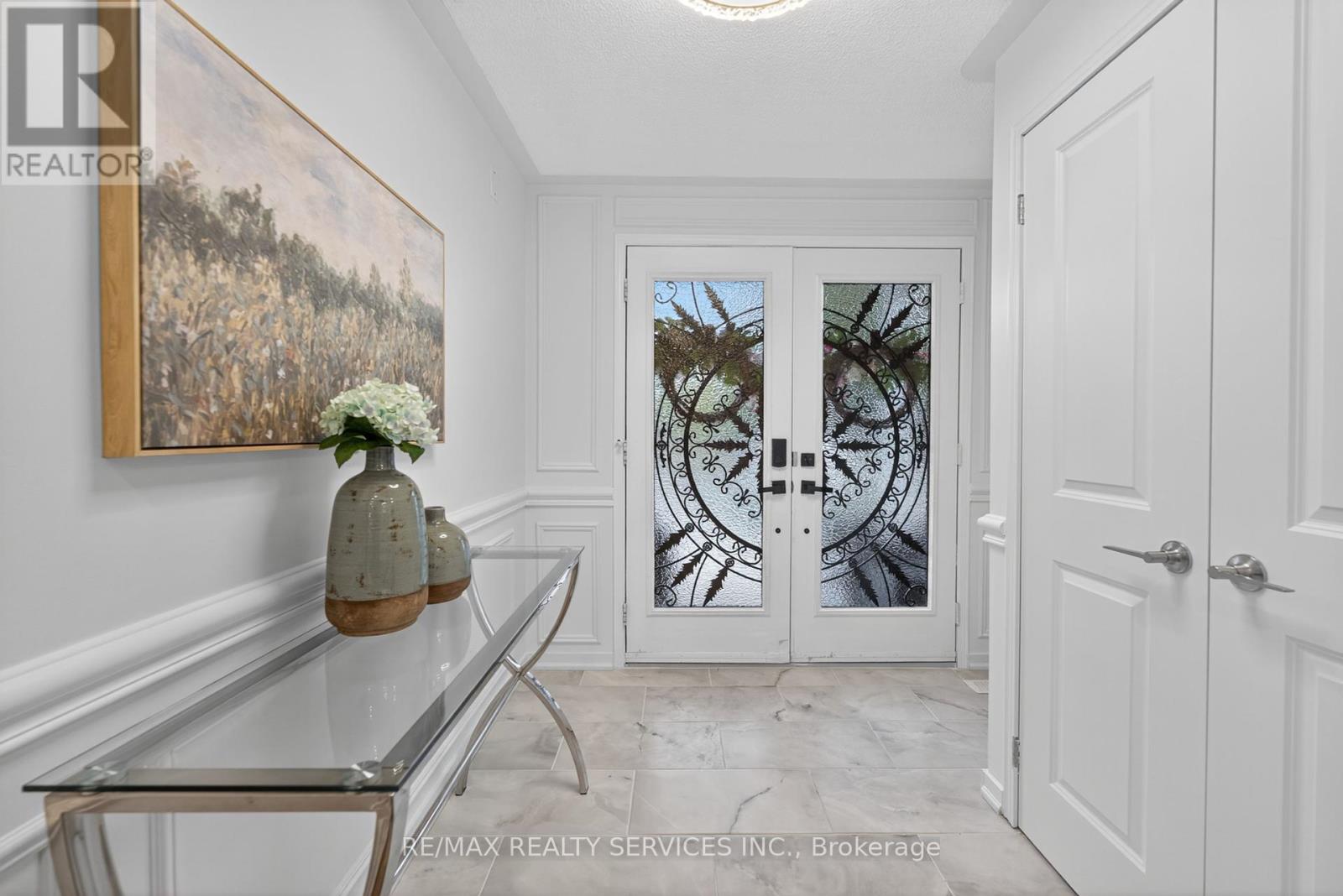 Property at 43 MOWAT CRESCENT image 4