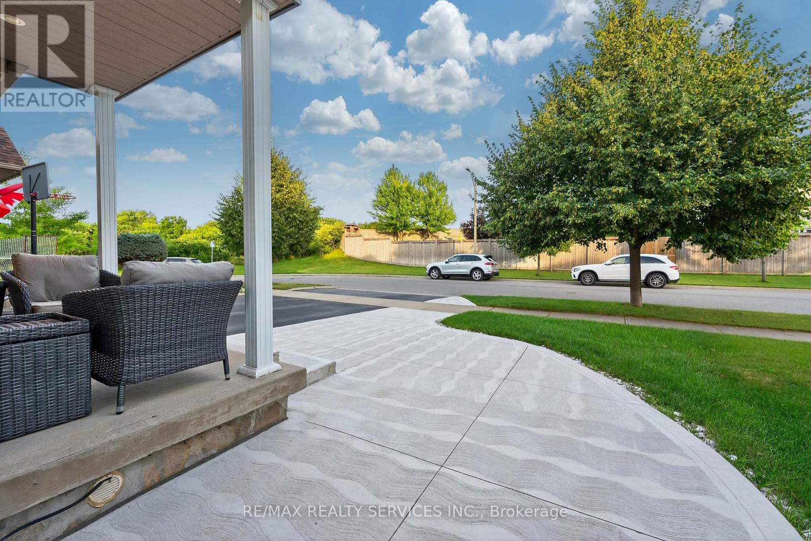 Property at 43 MOWAT CRESCENT image 3