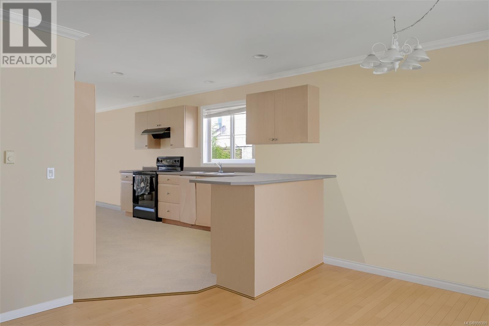 Property at 1168 Caledonia Ave image 3
