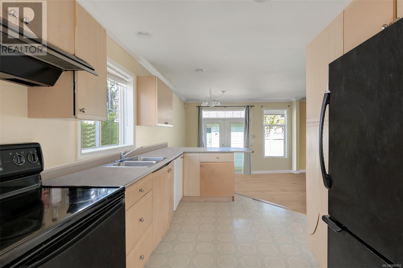 Property at 1168 Caledonia Ave image 2