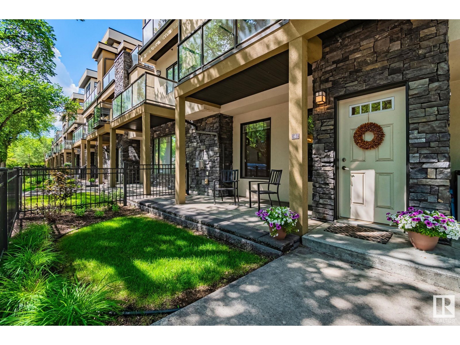 #4 11518 76 AV NW, Edmonton, Alberta