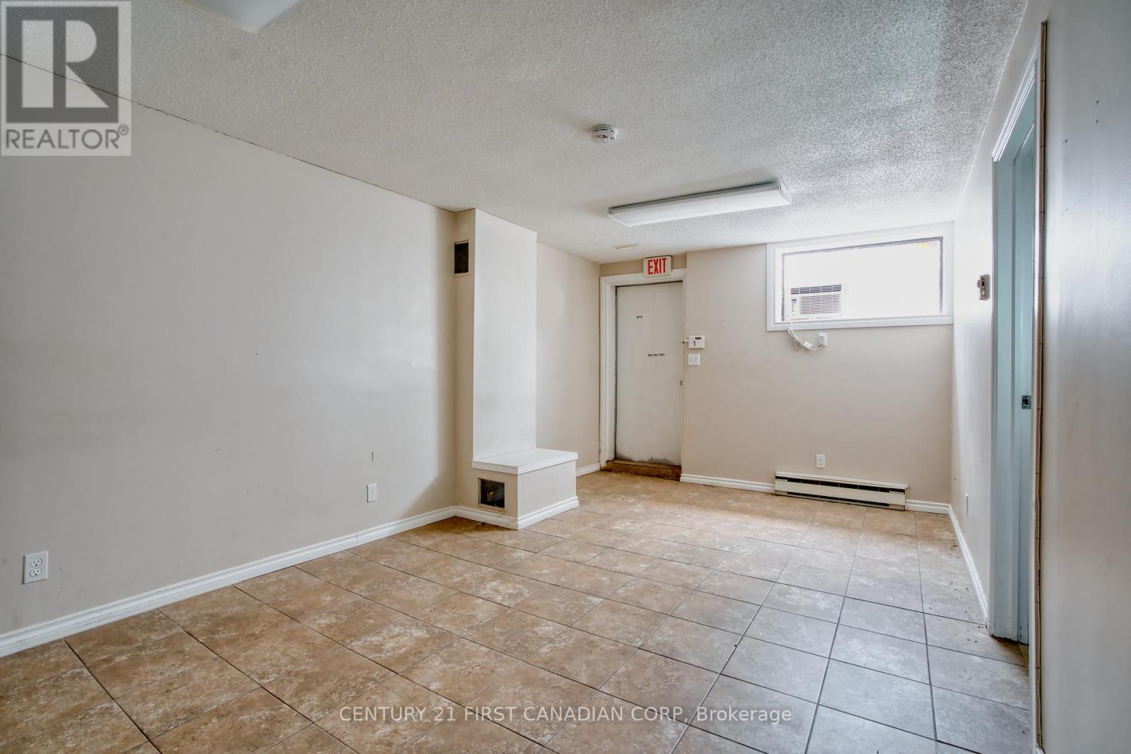Unit 5-6 - 89 Wharncliffe Road N, London North, Ontario  N6H 2A7 - Photo 12 - X12275867