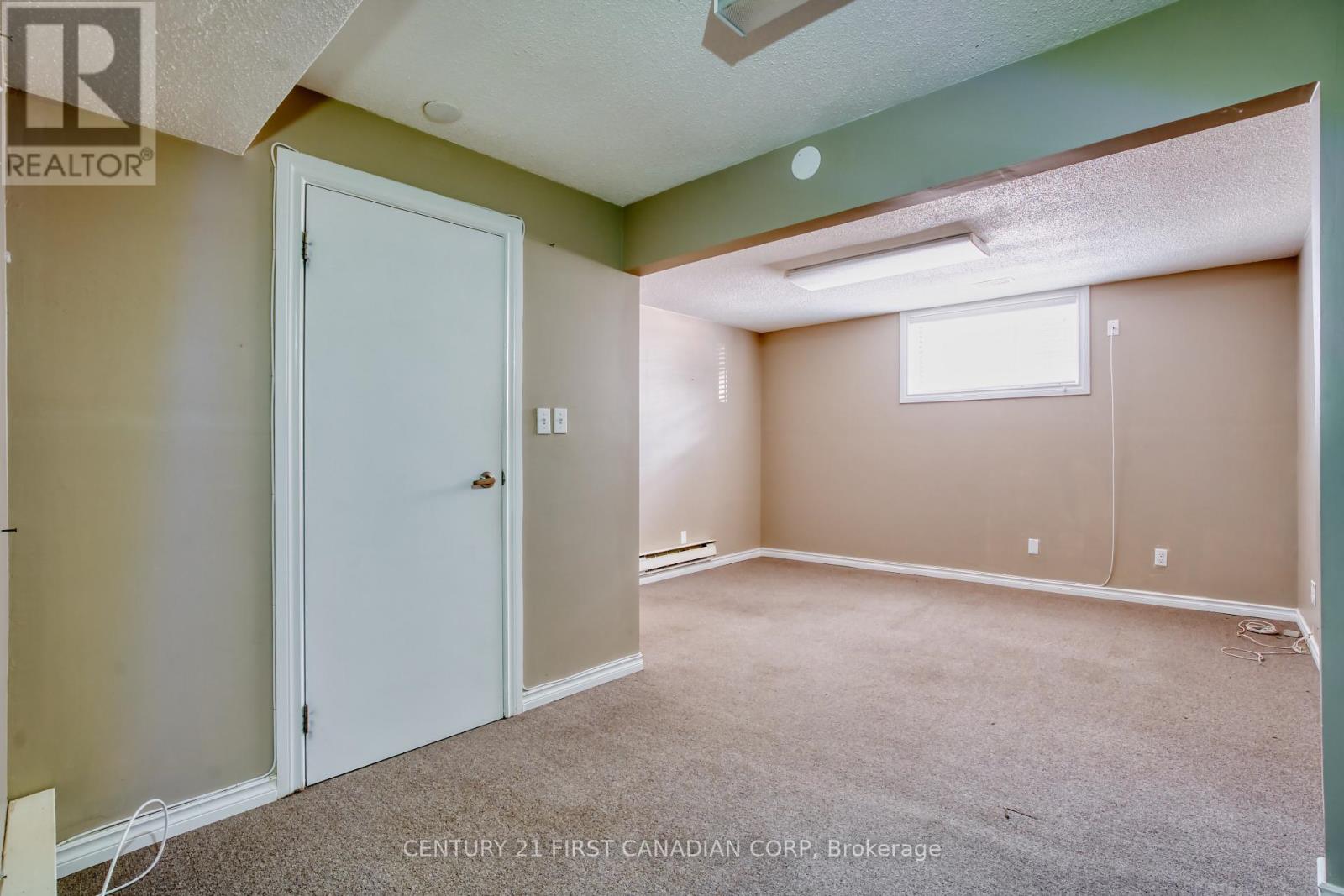 Unit 5-6 - 89 Wharncliffe Road N, London North, Ontario  N6H 2A7 - Photo 8 - X12275867