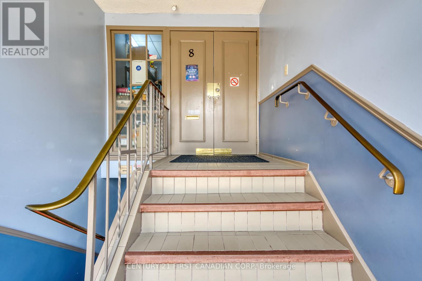 Unit 8 - 89 Wharncliffe Road N, London North, Ontario  N6H 2A7 - Photo 4 - X12275894