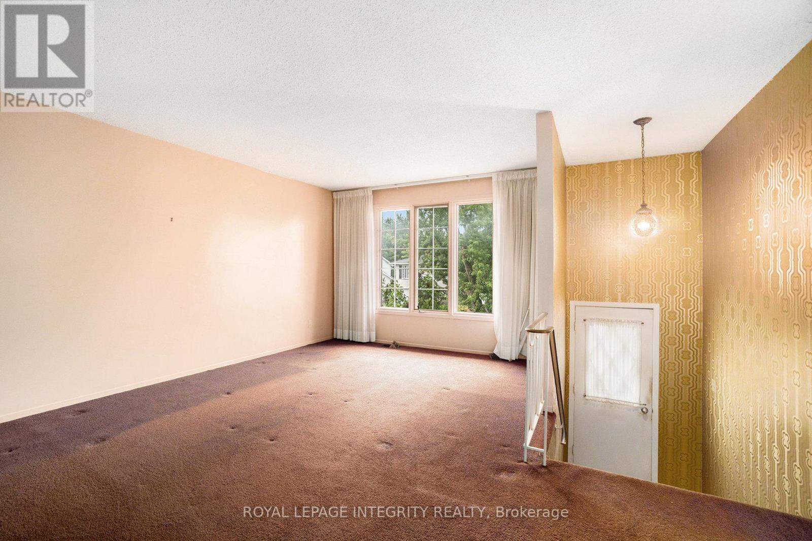 Property at 20 BENTWORTH CRESCENT image 3