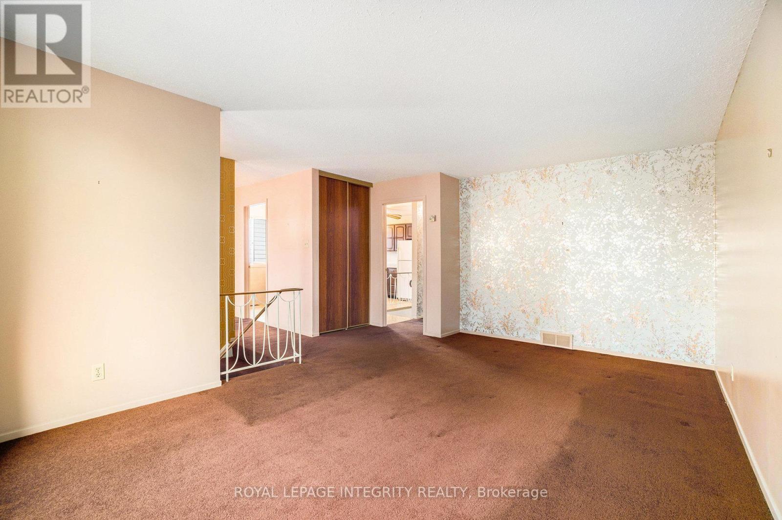 Property at 20 BENTWORTH CRESCENT image 4