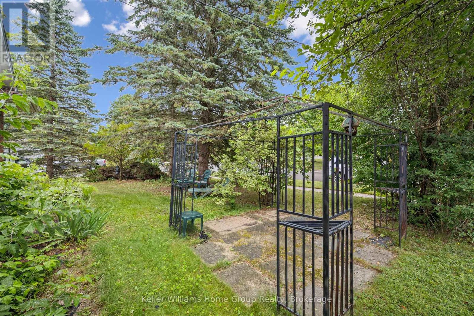 16 Eleanor Court, Guelph, Ontario  N1E 1S8 - Photo 37 - X12275724