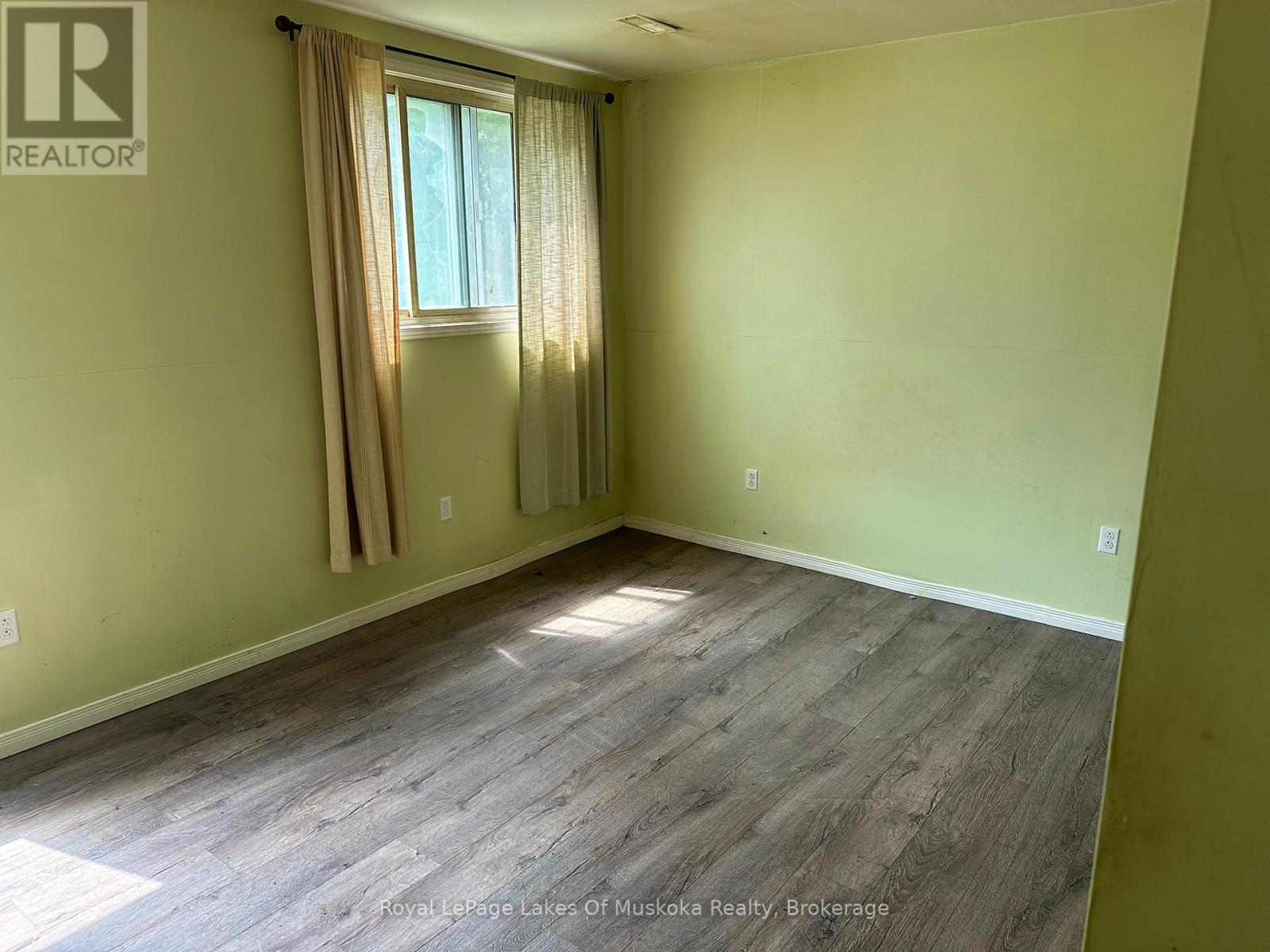 76 Ontario Street, Burk's Falls, Ontario  P0A 1C0 - Photo 10 - X12275814
