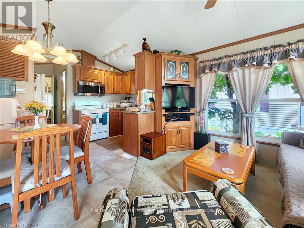 M44 - 13 Southline Avenue, Huron-Kinloss, Ontario  N0G 2B0 - Photo 18 - X12275865