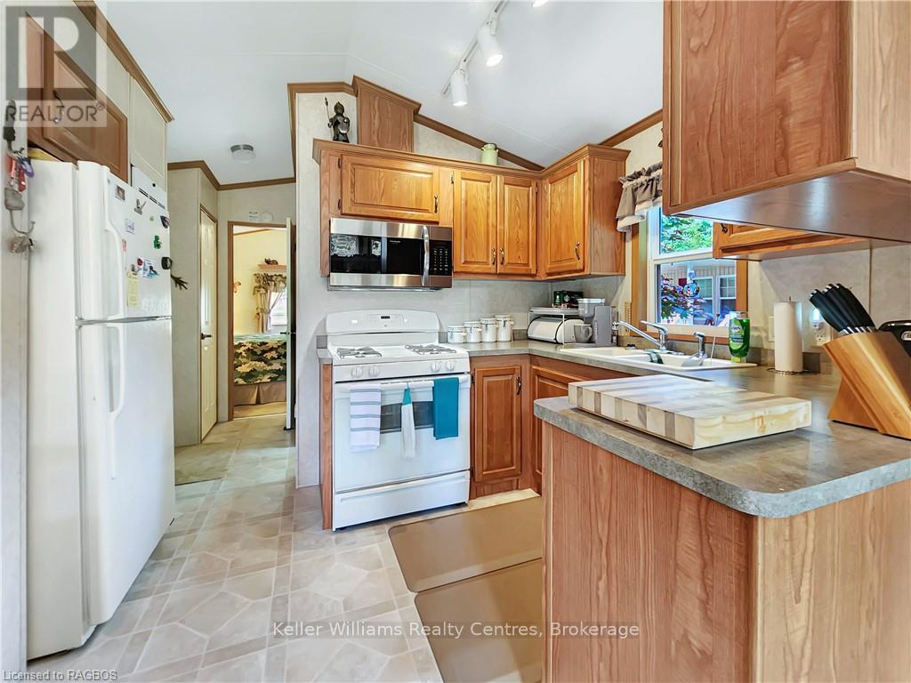 M44 - 13 Southline Avenue, Huron-Kinloss, Ontario  N0G 2B0 - Photo 21 - X12275865