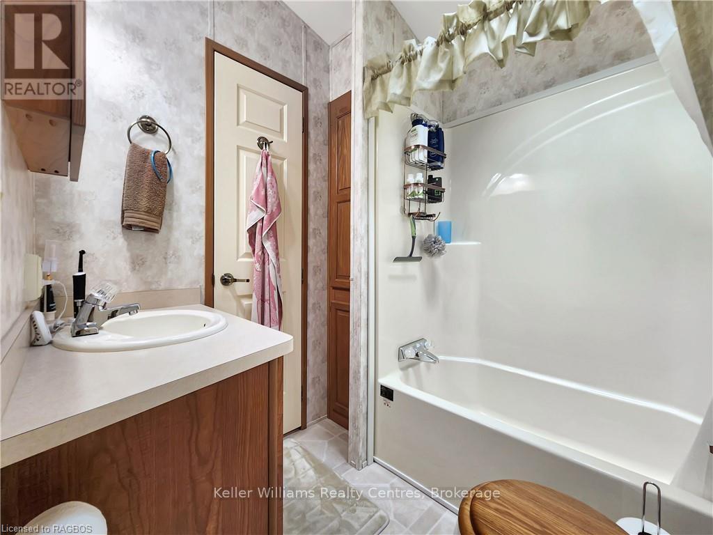 M44 - 13 Southline Avenue, Huron-Kinloss, Ontario  N0G 2B0 - Photo 28 - X12275865