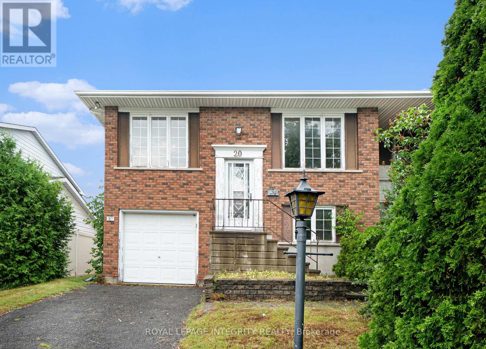 Property at 20 BENTWORTH CRESCENT image 2