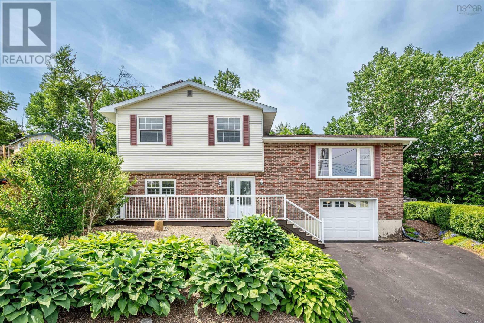 Property at 12 Nausett Crescent image 1