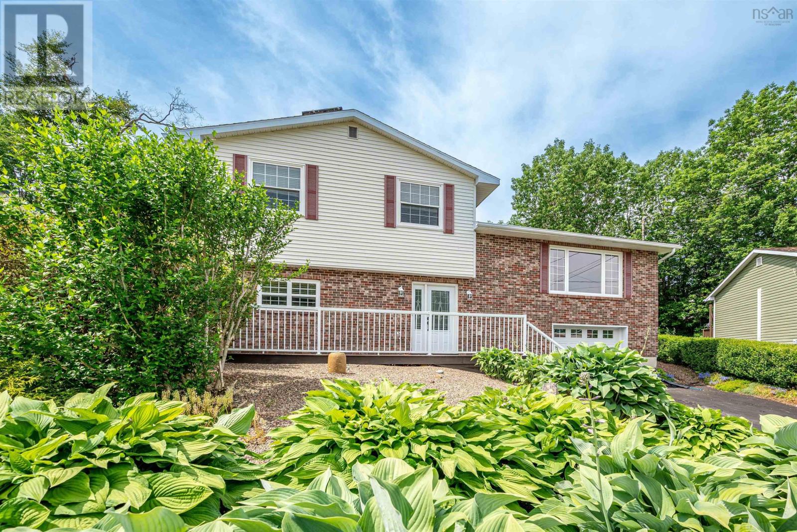 Property at 12 Nausett Crescent image 2