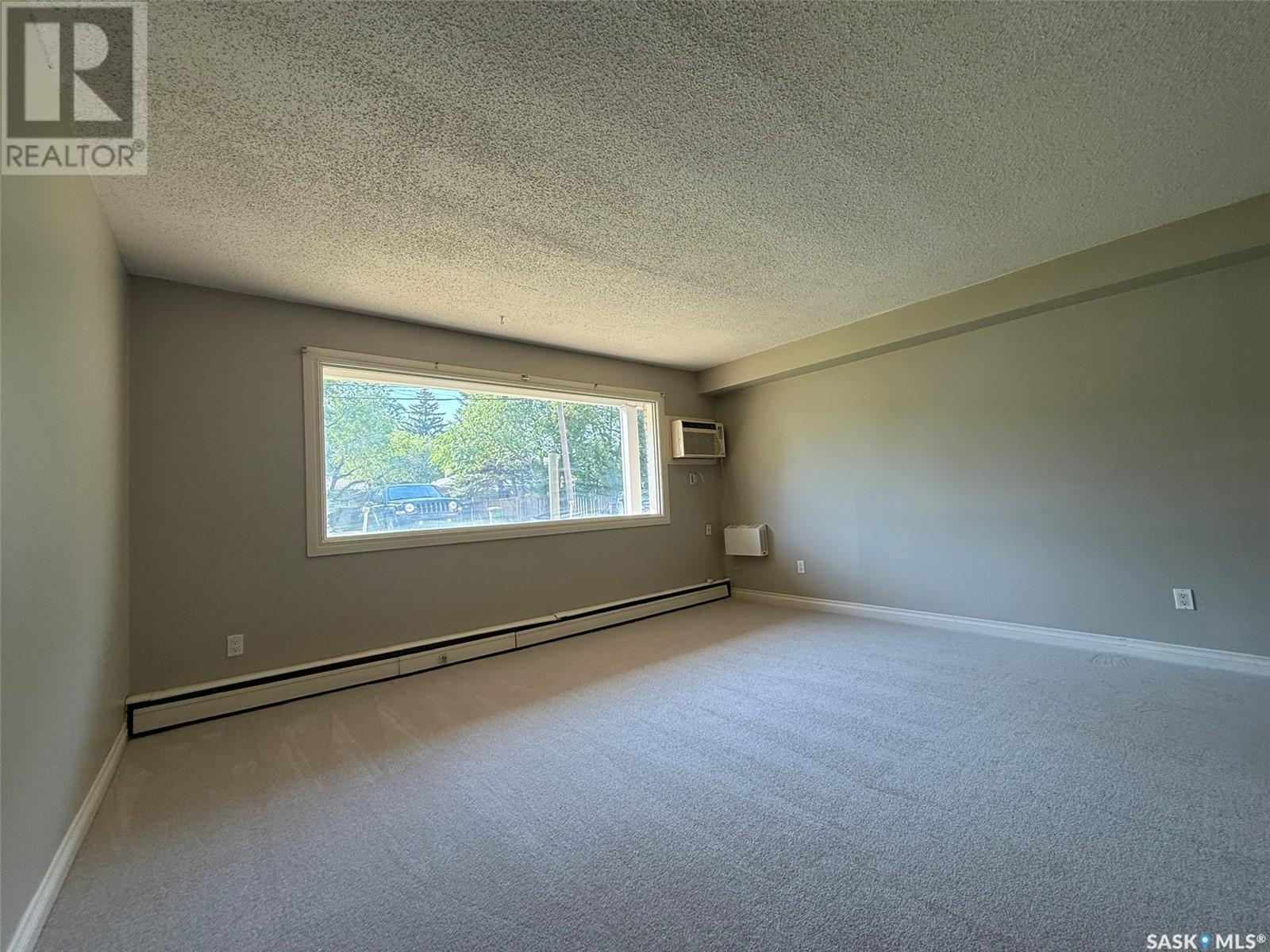 3 1811 8th Avenue N, Regina, Saskatchewan  S4R 0G5 - Photo 4 - SK012177