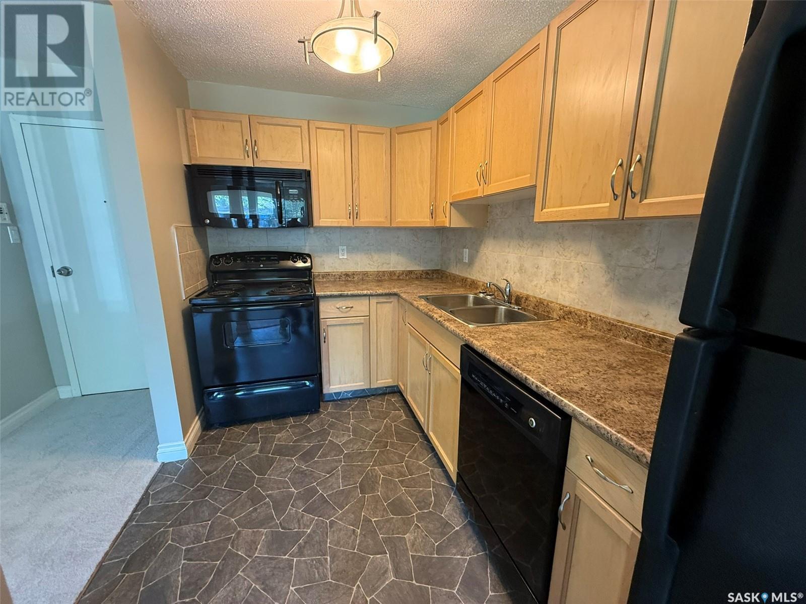 3 1811 8th Avenue N, Regina, Saskatchewan  S4R 0G5 - Photo 6 - SK012177