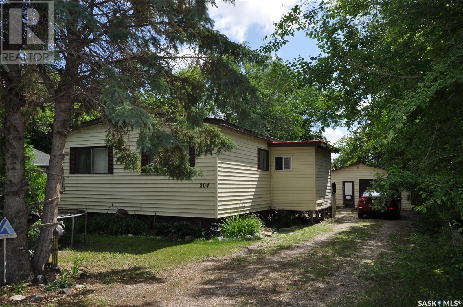 204 Jura STREET, colonsay, Saskatchewan