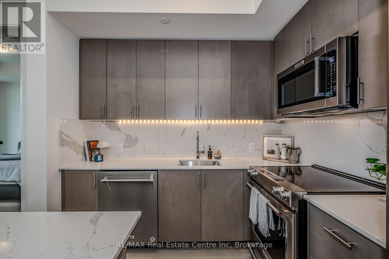 Ph114 - 9000 Jane Street, Vaughan, Ontario  L4K 0M6 - Photo 6 - N12048704