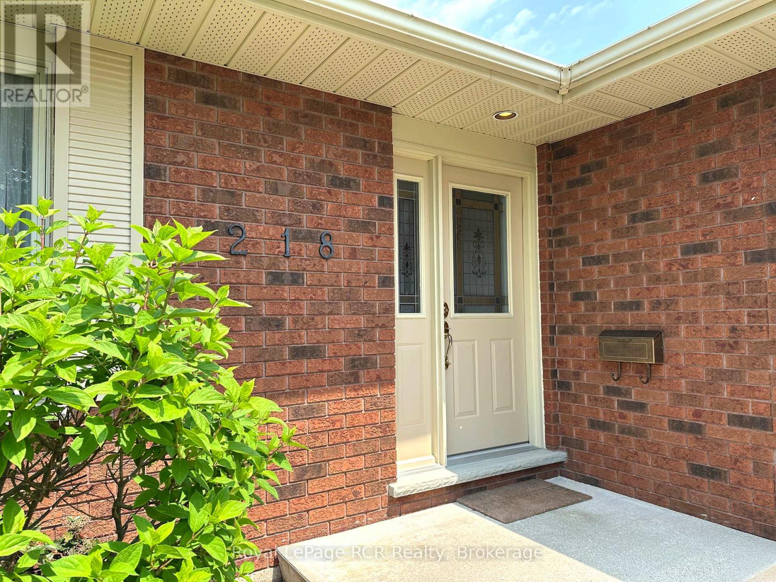 218 4th Street Crescent, Hanover, Ontario  N4N 3S2 - Photo 2 - X12085716