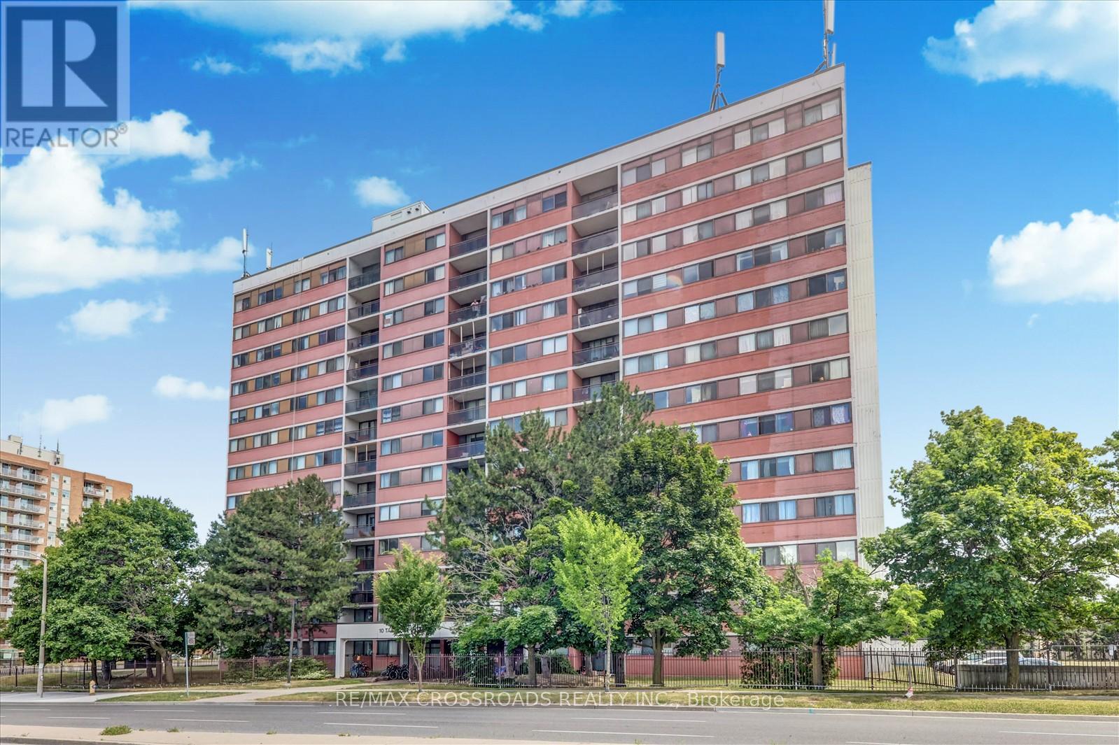 Property at 409 - 10 TAPSCOTT ROAD image 1
