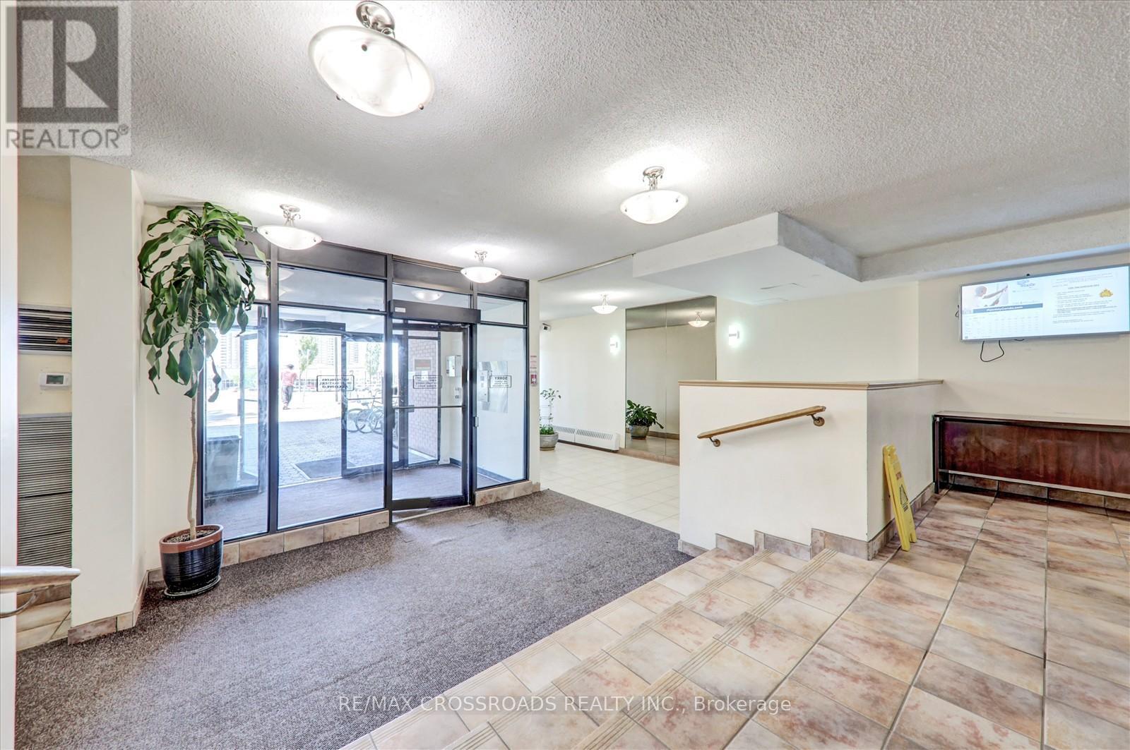 Property at 409 - 10 TAPSCOTT ROAD image 4
