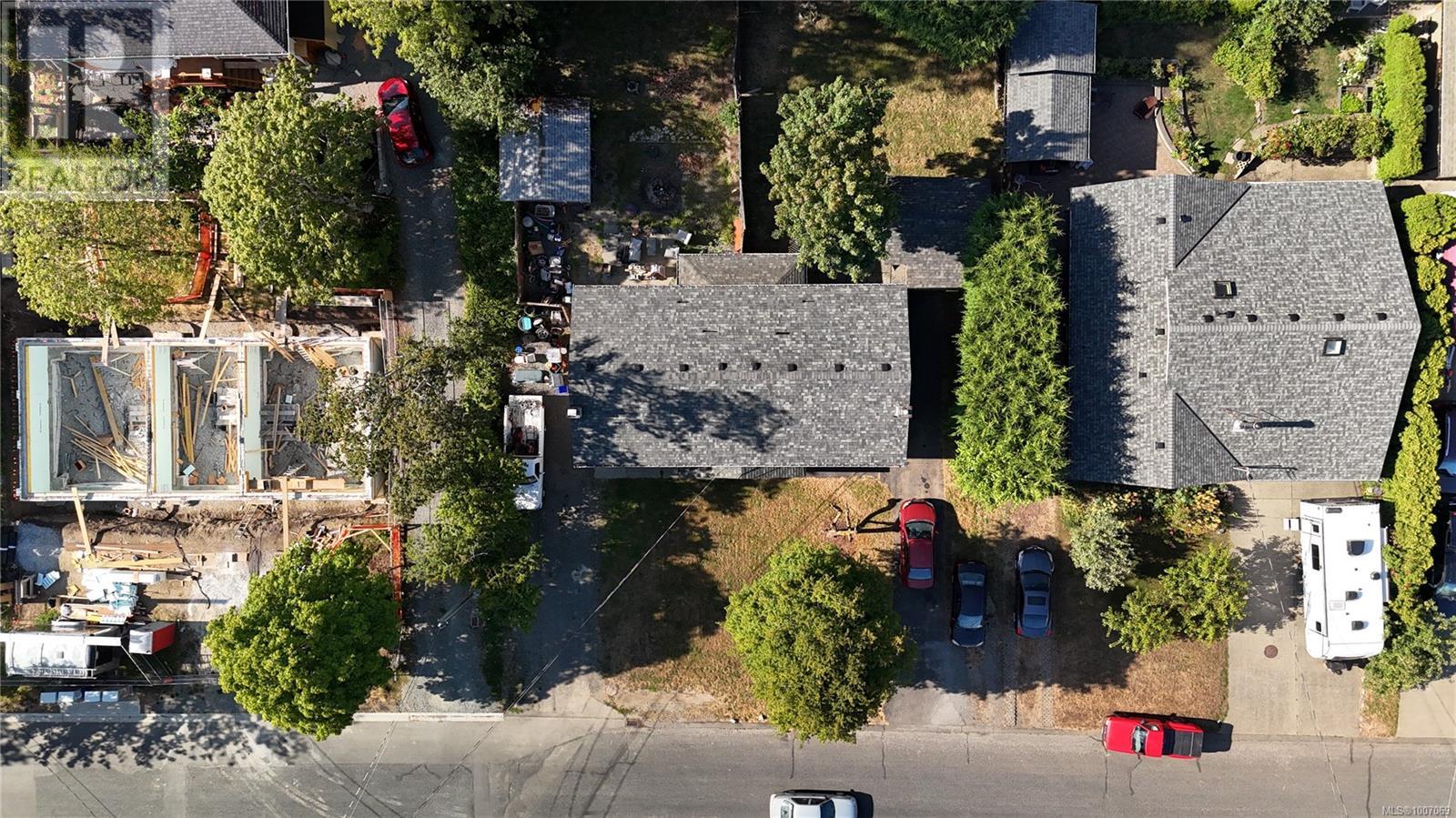 Property at 1068 Clarke Rd image 3