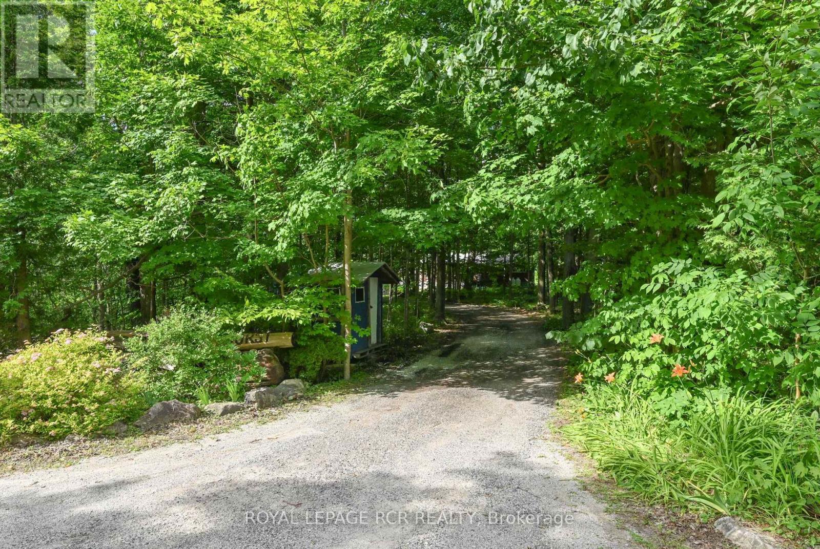 14007 Fifth Line, Halton Hills, Ontario  L0P 1H0 - Photo 3 - W12275712