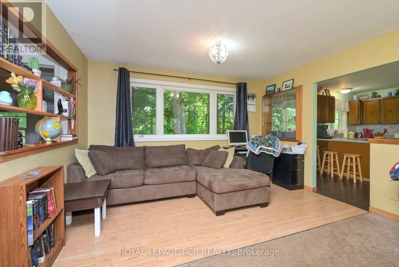 14007 Fifth Line, Halton Hills, Ontario  L0P 1H0 - Photo 8 - W12275712
