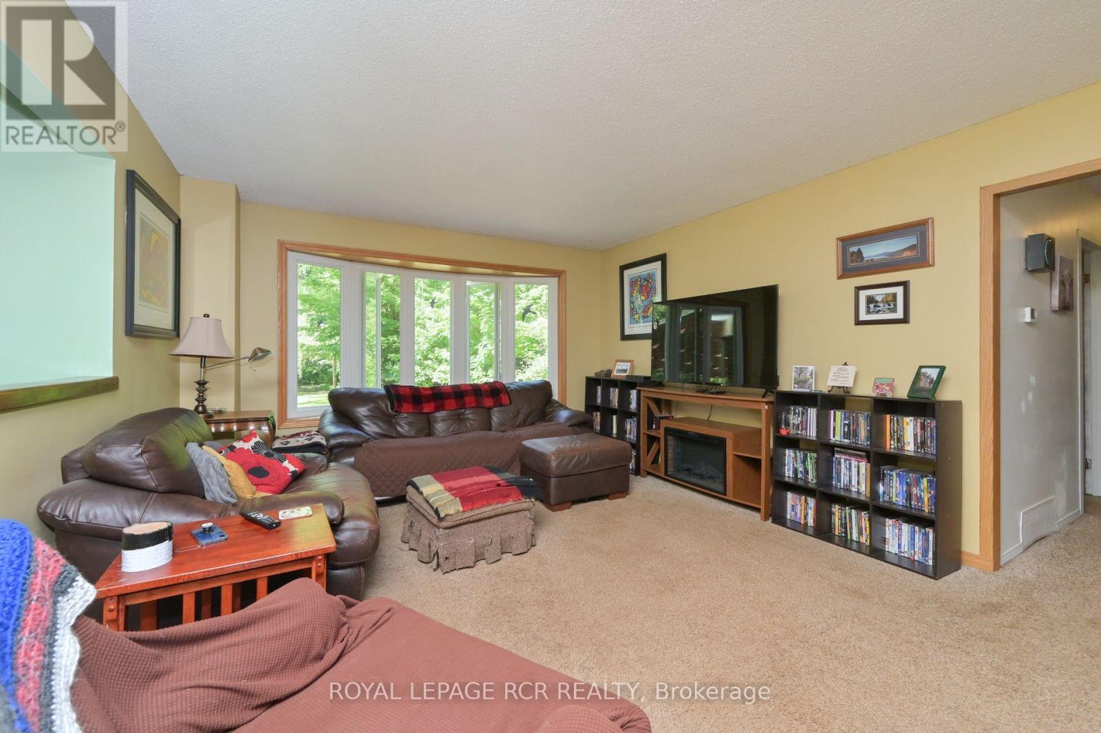 14007 Fifth Line, Halton Hills, Ontario  L0P 1H0 - Photo 9 - W12275712