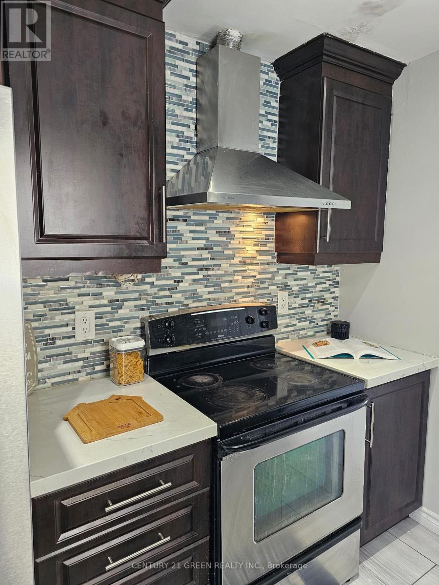 62 Histon Crescent, Brampton (Madoc), Ontario  L6V 3R1 - Photo 6 - W12275723