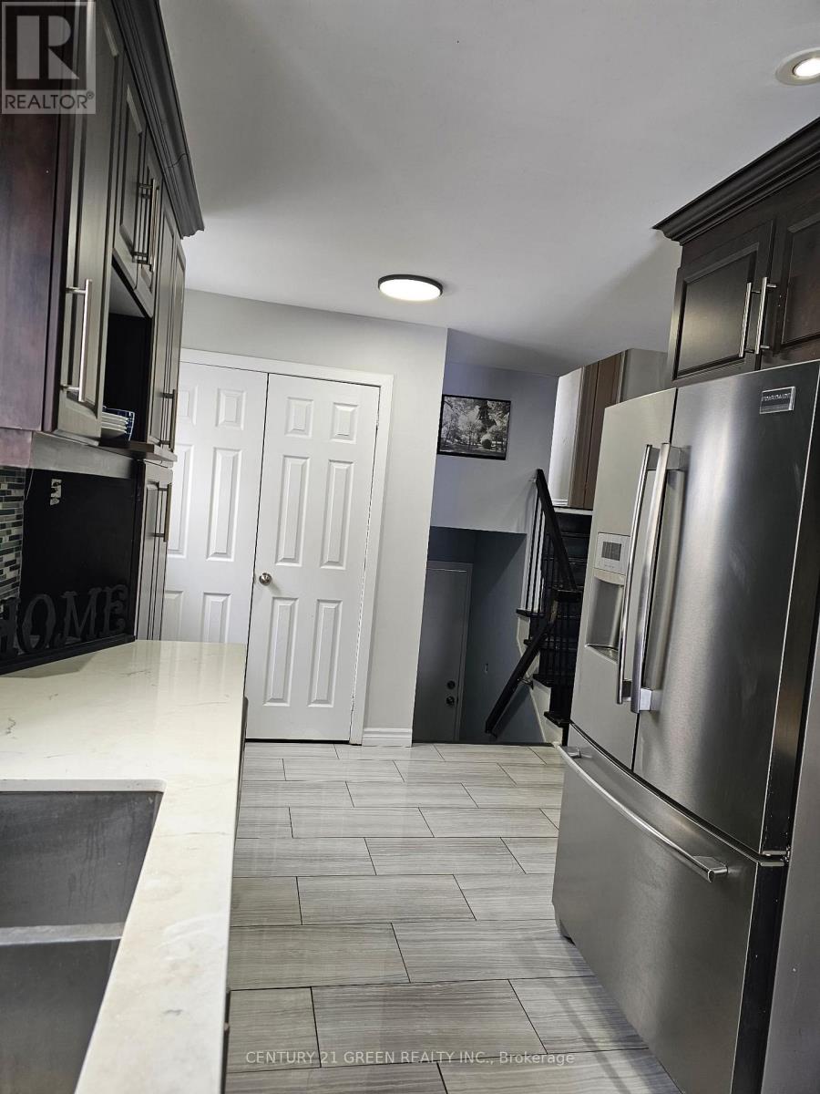 62 Histon Crescent, Brampton (Madoc), Ontario  L6V 3R1 - Photo 7 - W12275723
