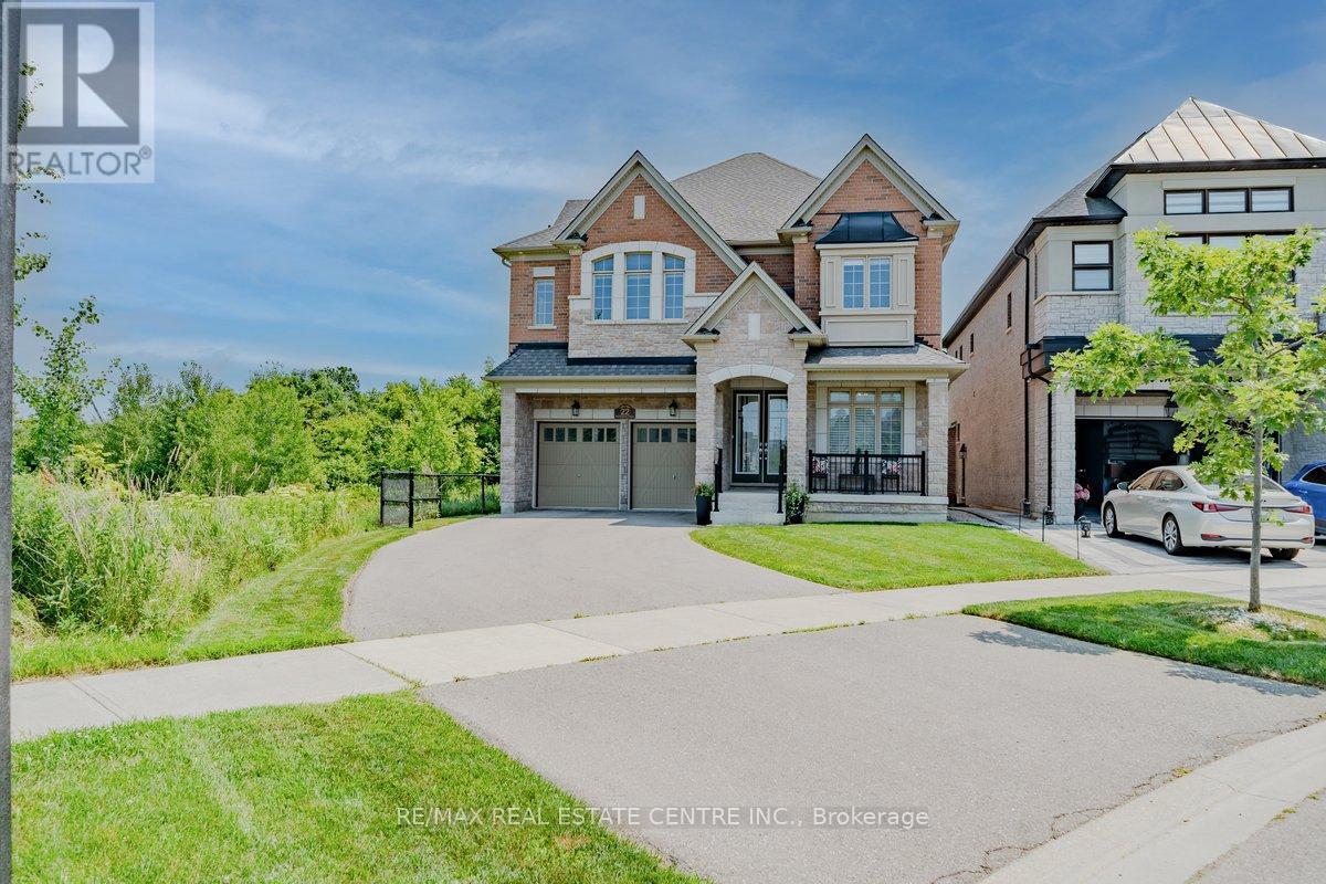 Property at 22 MALASPINA CLOSE N image 2