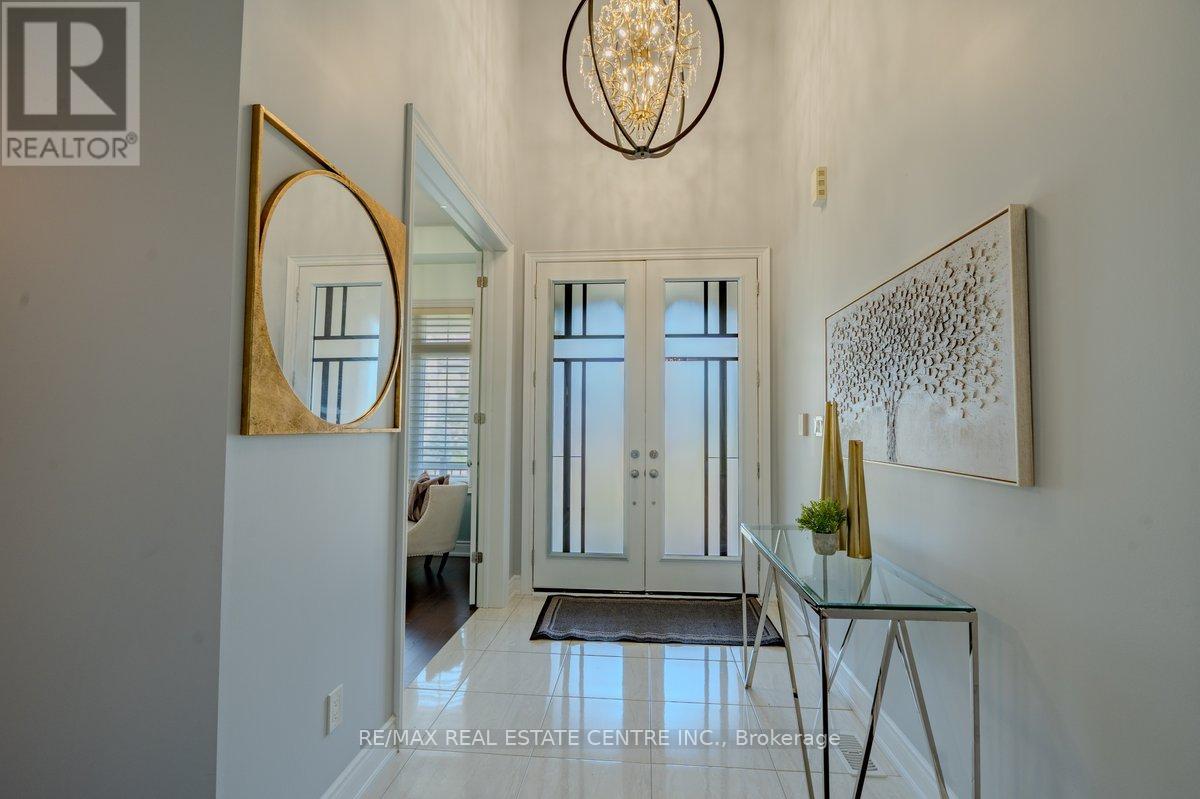 Property at 22 MALASPINA CLOSE N image 5