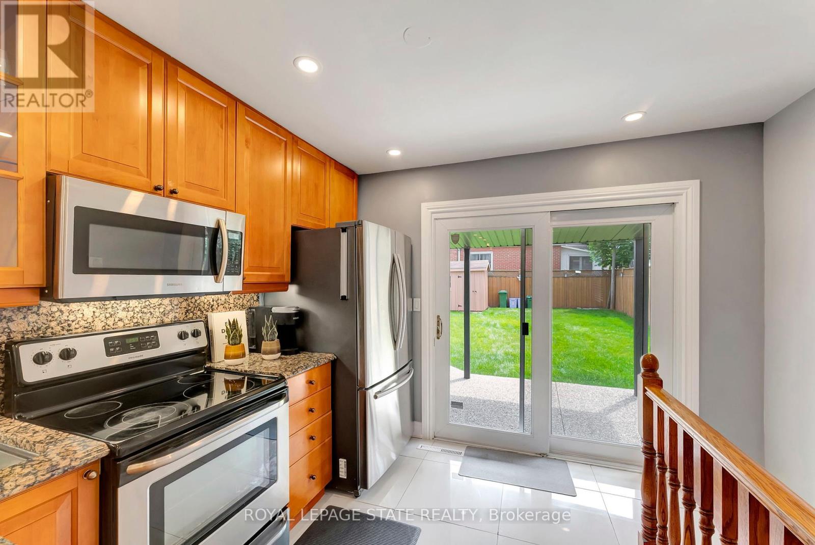 746 Roxborough Avenue, Hamilton (Mcquesten), Ontario  L8H 1S7 - Photo 14 - X12275718
