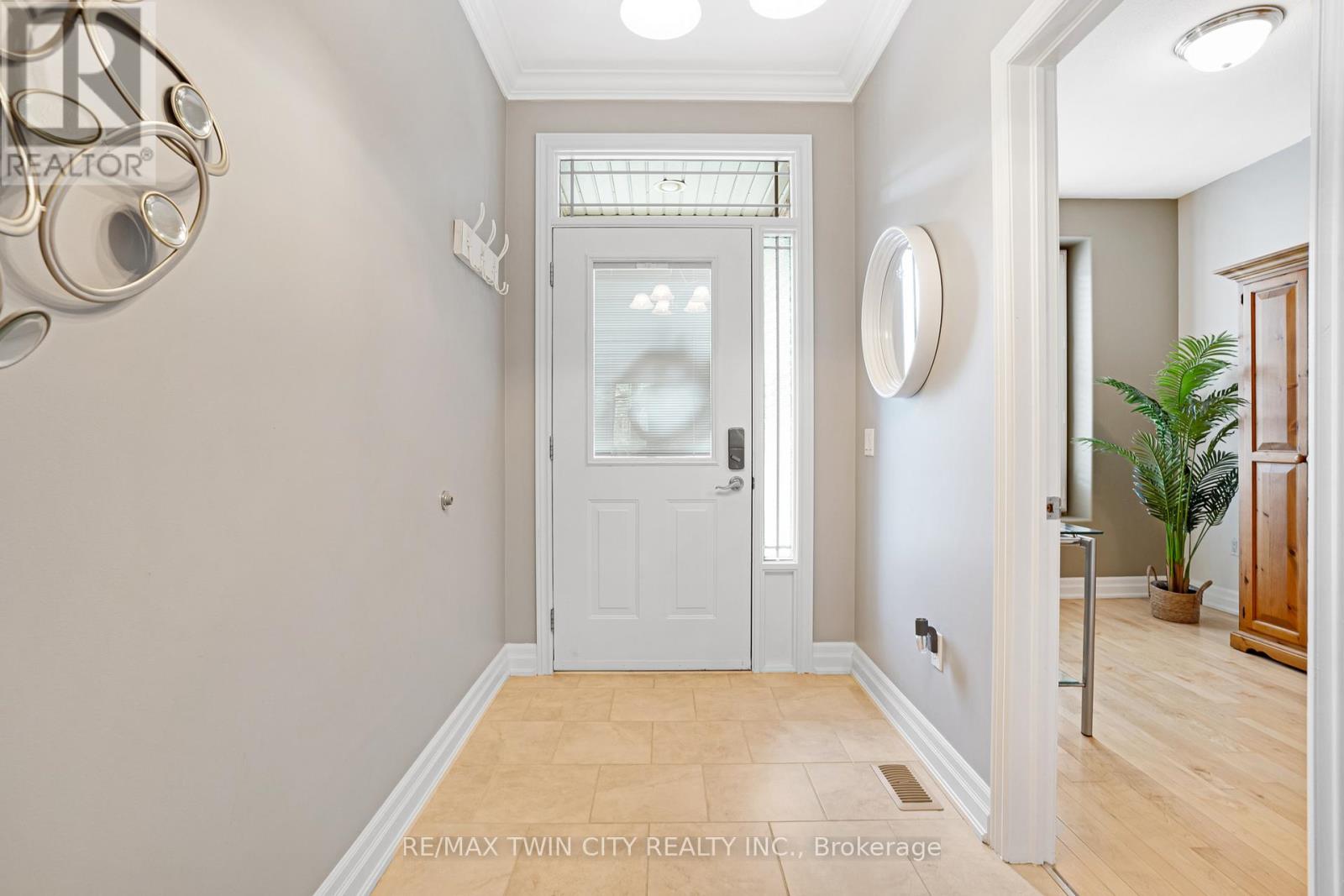 Property at 46 - 20 ISHERWOOD AVENUE image 4