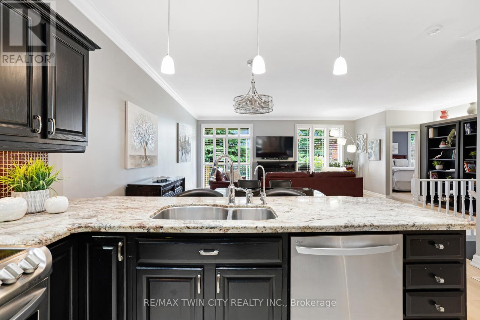 Property at 46 - 20 ISHERWOOD AVENUE image 5