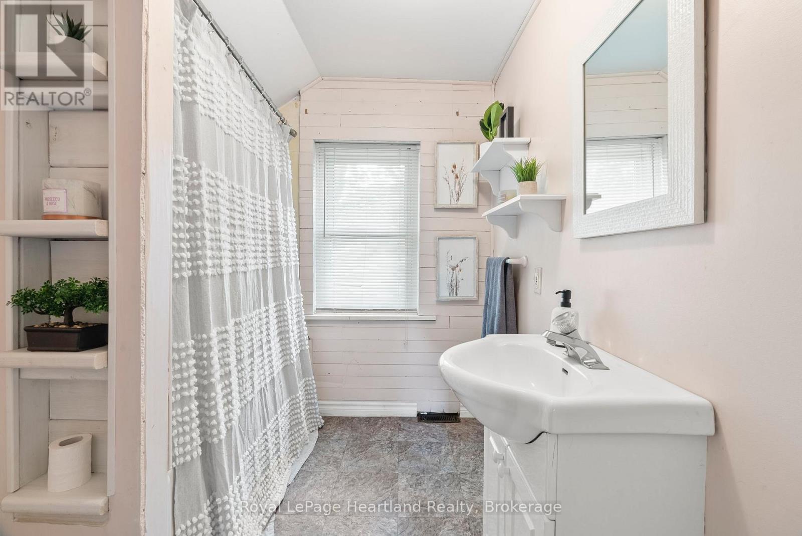 33 Allan Street, Minto, Ontario  N0G 1M0 - Photo 15 - X12232020