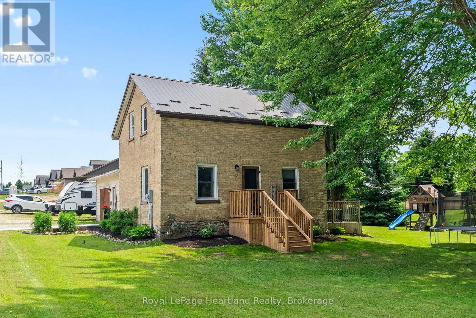 33 Allan Street, Minto, Ontario  N0G 1M0 - Photo 3 - X12232020