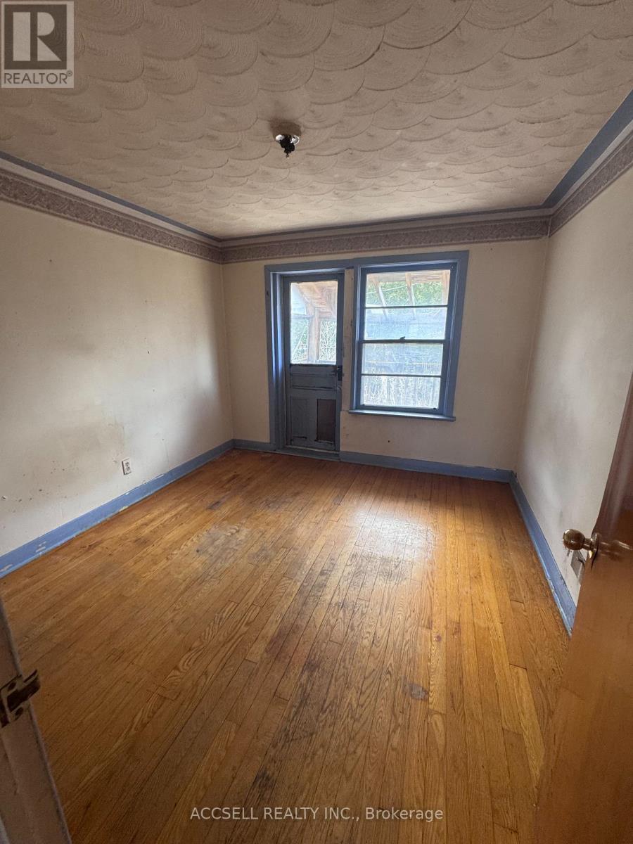 1122 Aldea Avenue, Ottawa, Ontario K1H 8C2 - Photo 11 - X12276110